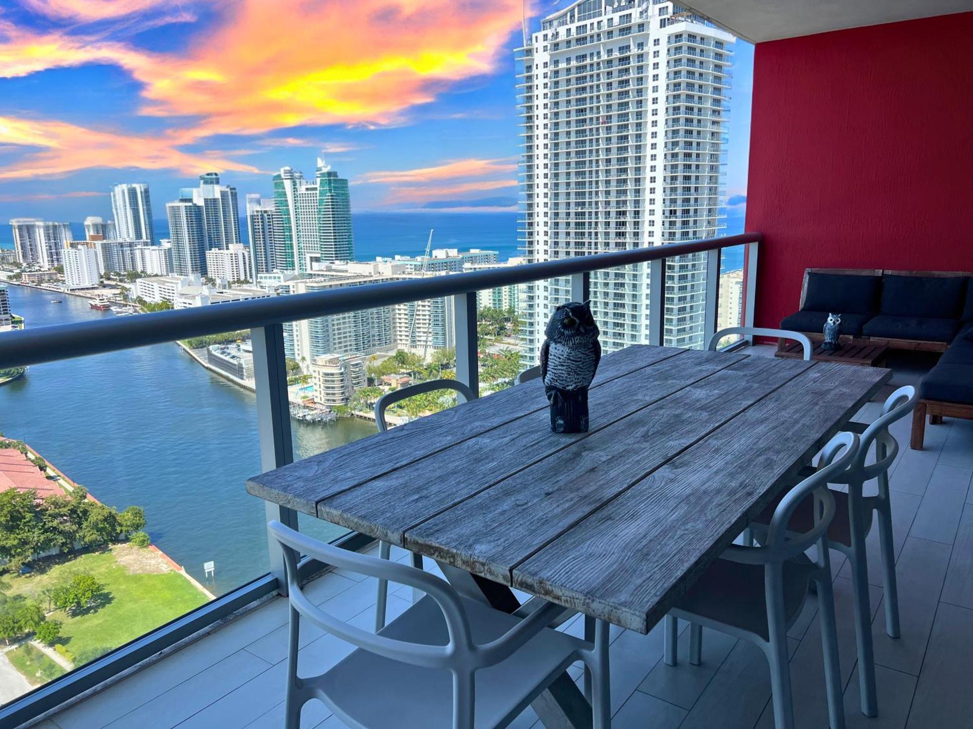 Mvr Apartments At Beachwalk Resort Hallandale Beach Kültér fotó