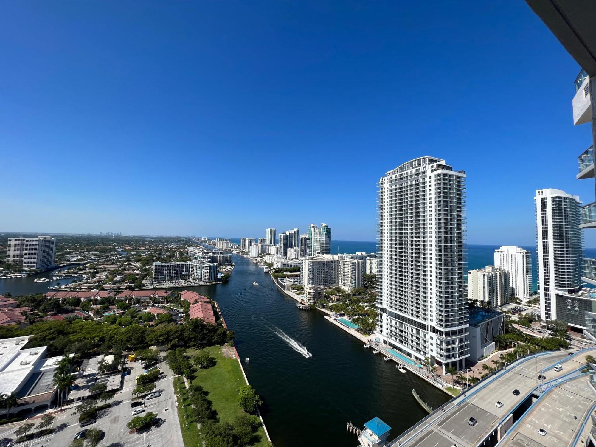 Mvr Apartments At Beachwalk Resort Hallandale Beach Kültér fotó