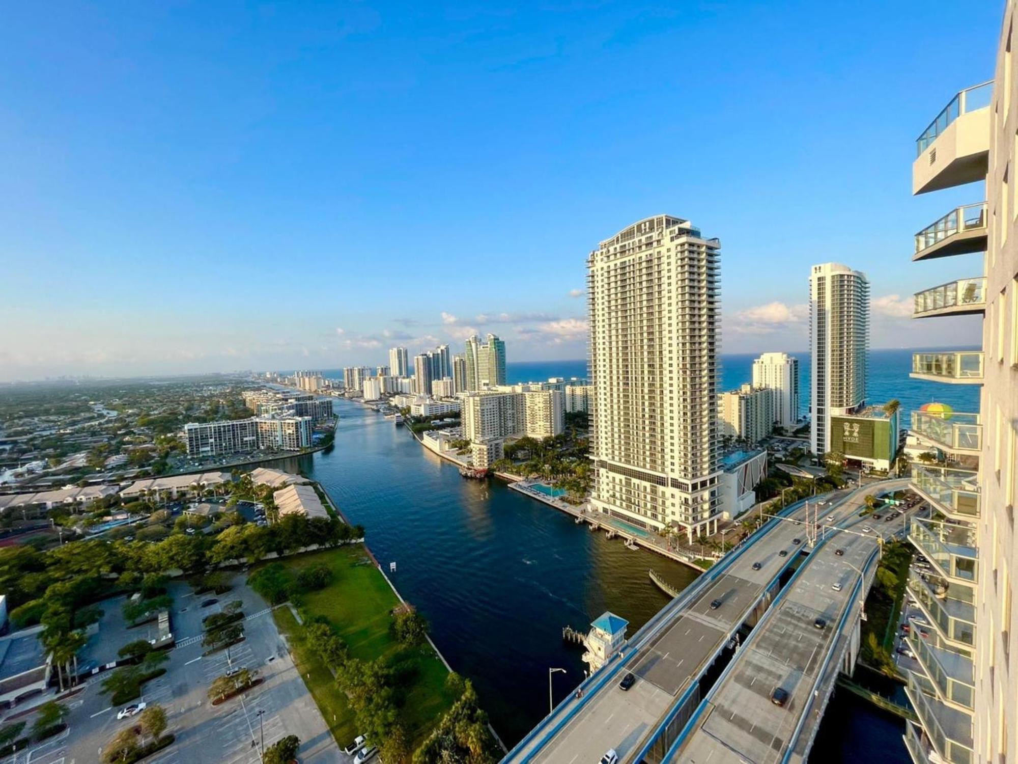 Mvr Apartments At Beachwalk Resort Hallandale Beach Kültér fotó