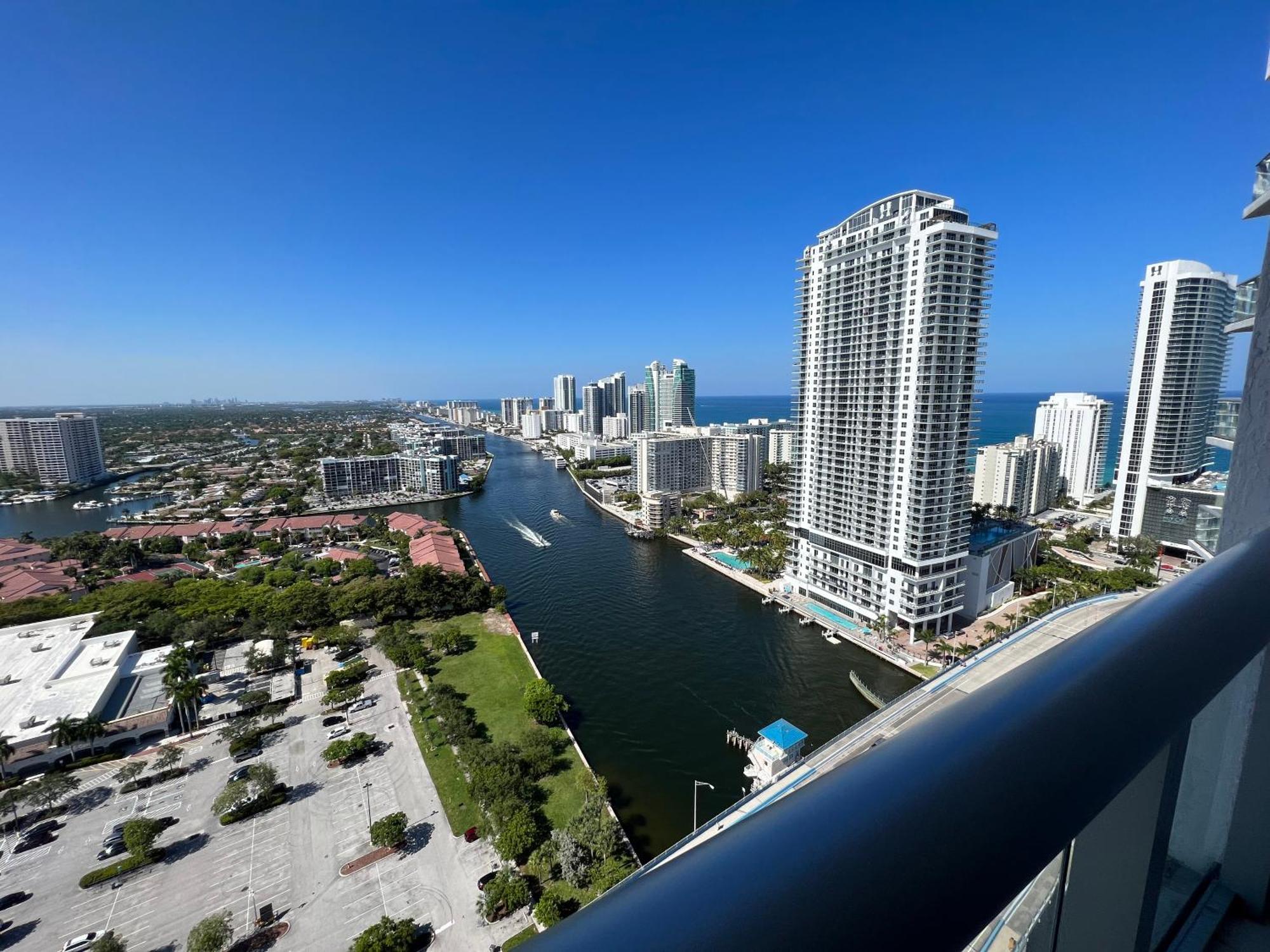 Mvr Apartments At Beachwalk Resort Hallandale Beach Kültér fotó