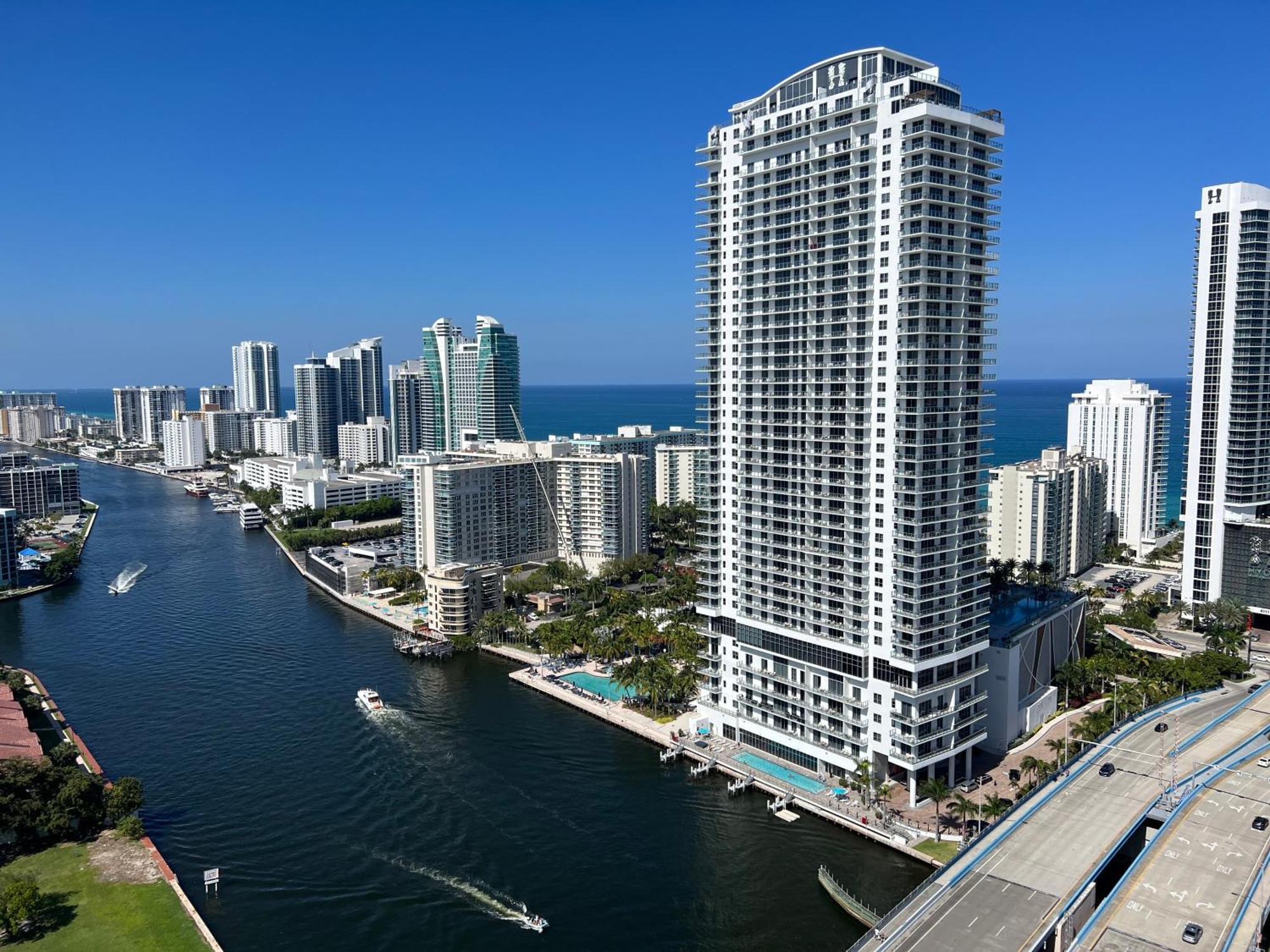 Mvr Apartments At Beachwalk Resort Hallandale Beach Kültér fotó
