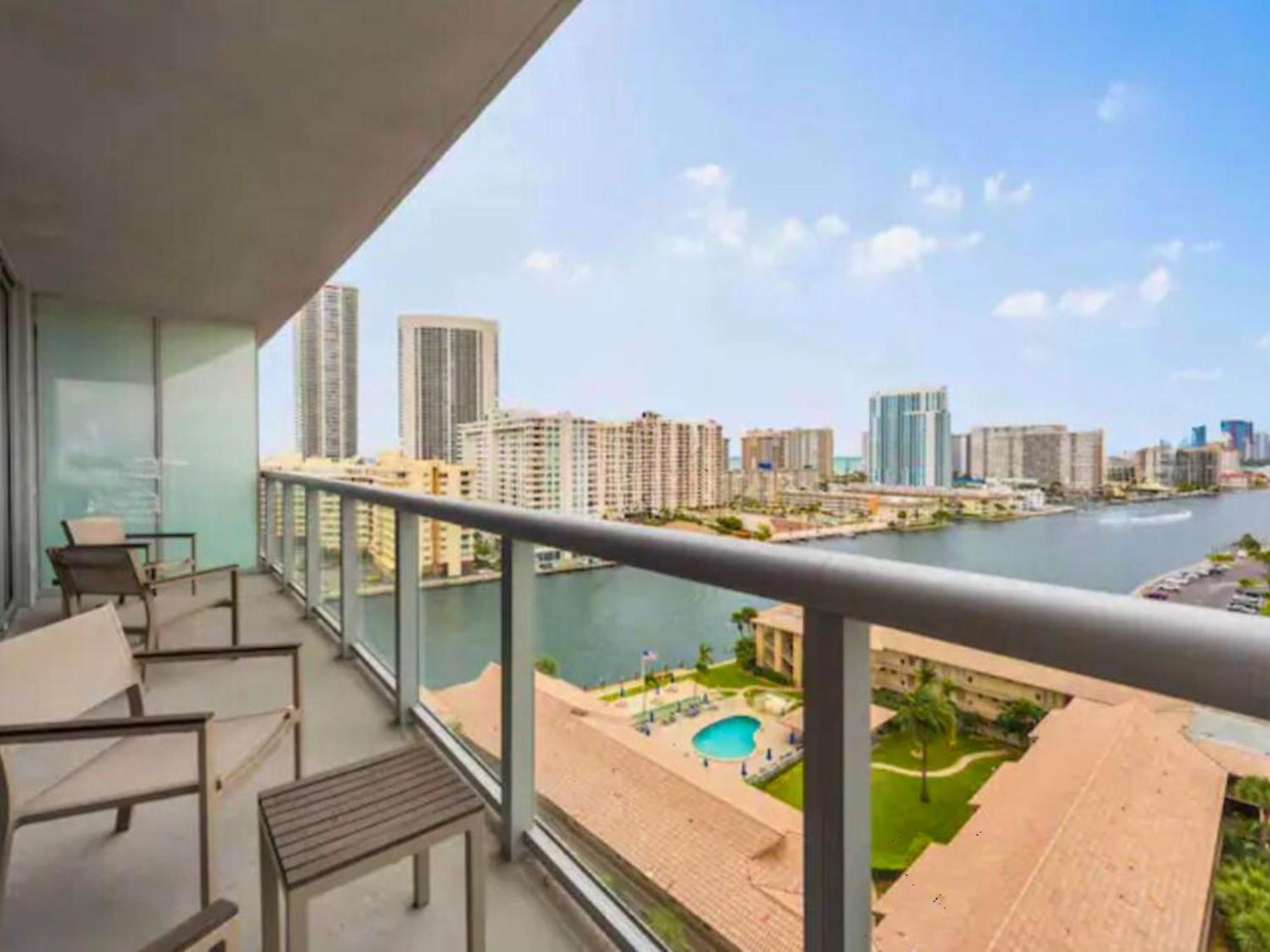Mvr Apartments At Beachwalk Resort Hallandale Beach Kültér fotó