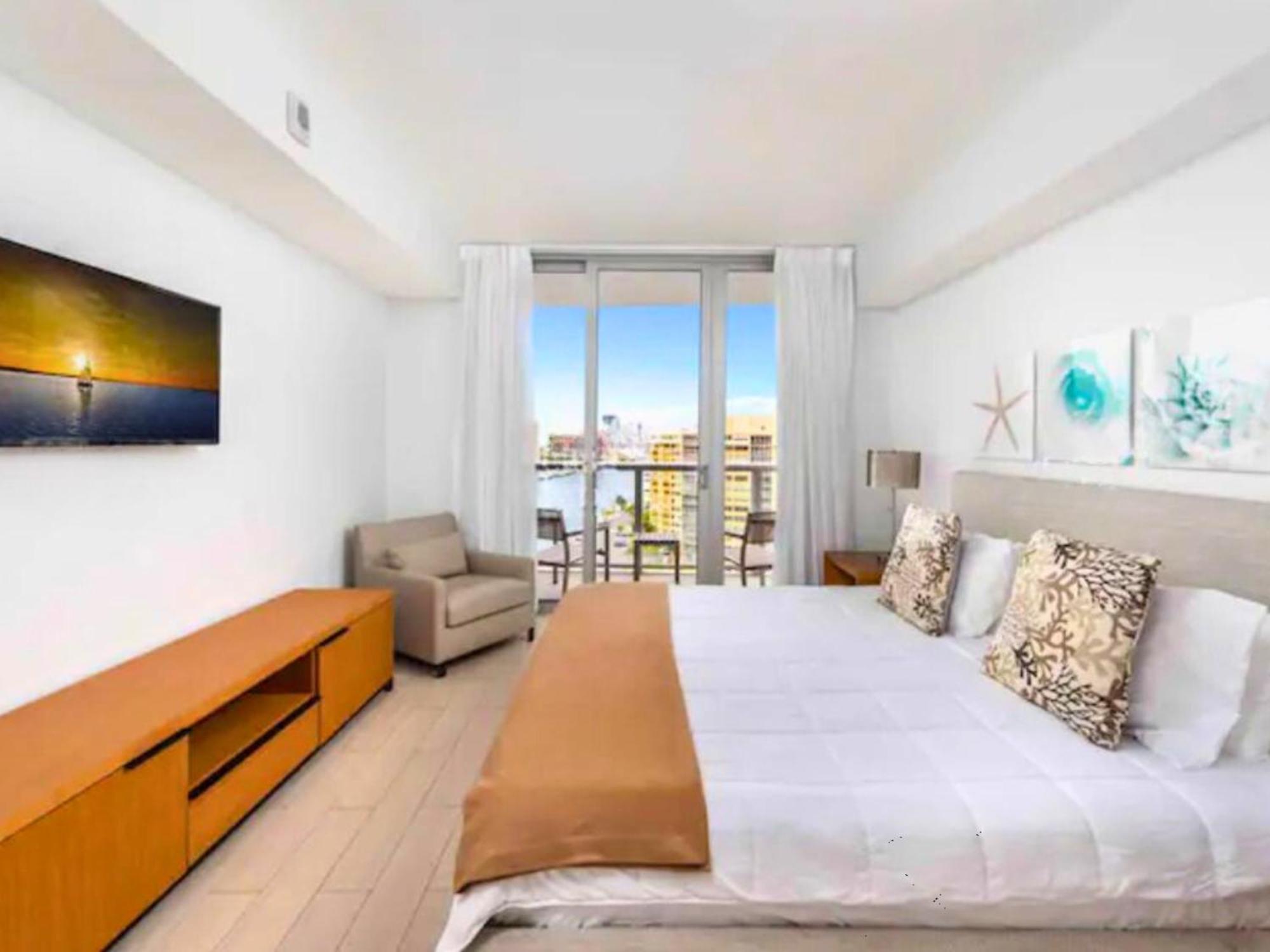 Mvr Apartments At Beachwalk Resort Hallandale Beach Kültér fotó